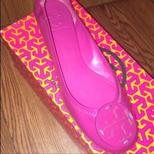 Tory Burch flats.( worn once )